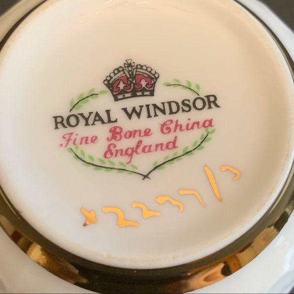 Royal Windsor Fine Bone China cup and saucer - Picture 10 of 16